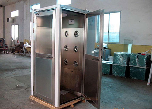風淋室的具體作用:可以去除衣物細菌和灰塵